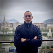 Tengo 22 años, doy clases de Matemáticas (Nivel ESO) y auxilio también con cualquier tipo de estudio que necesites, clases persona